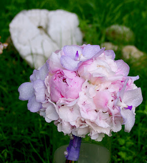 Buchet mireasa vintage cu bujori si hortensie